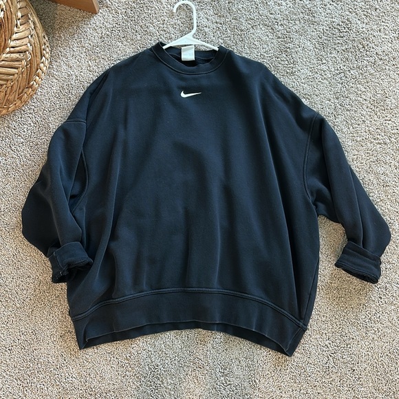 Nike Oversized SweatShirt - Picture 4 of 4